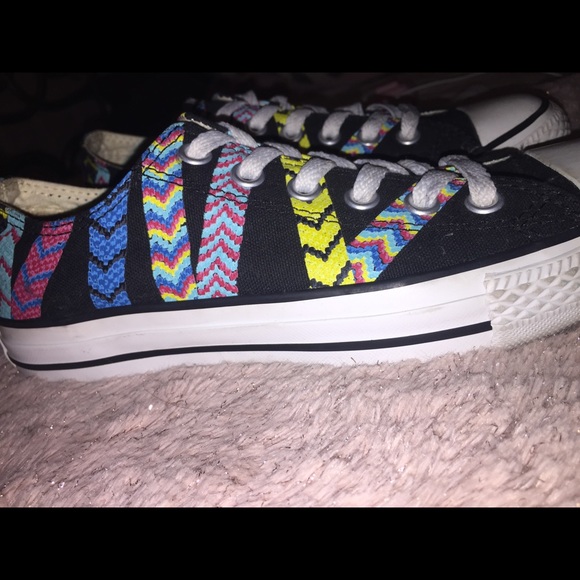 Cute Converse shoes💕 - Picture 3 of 5